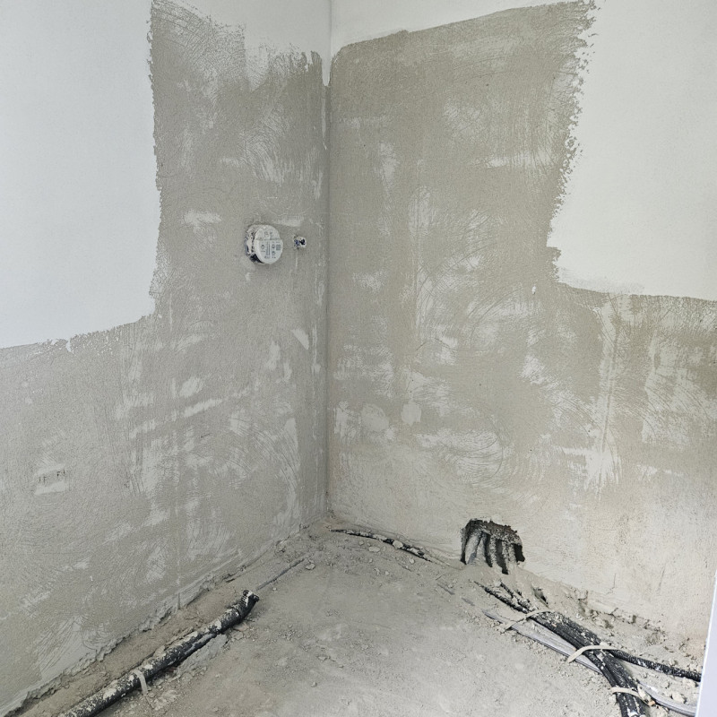 Scopri un'opportunità unica con questa porzione centrale di casa, attualmente in fase di costruzi...