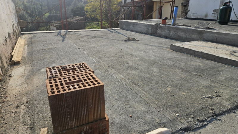 Scopri un'opportunità unica con questa porzione centrale di casa, attualmente in fase di costruzi...