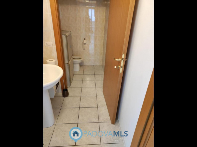 Immobile in esclusiva al Gruppo Padova MLS
Padova est - Viale Navigazione Interna - Luminoso uffi...