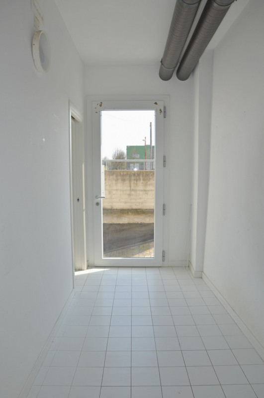 Proponiamo uffici a Nove al piano terra di circa 180 mq complessivi. Impianti rifatti nel 2020 co...