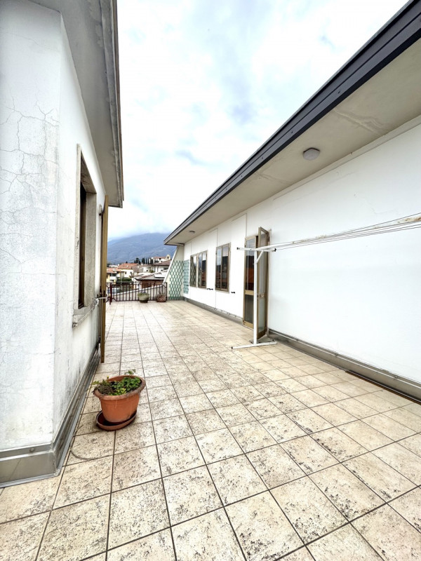 Abitazione e laboratori a Lugo di Vicenza

Informazioni più dettagliate in Unica Immobiliare, Col...