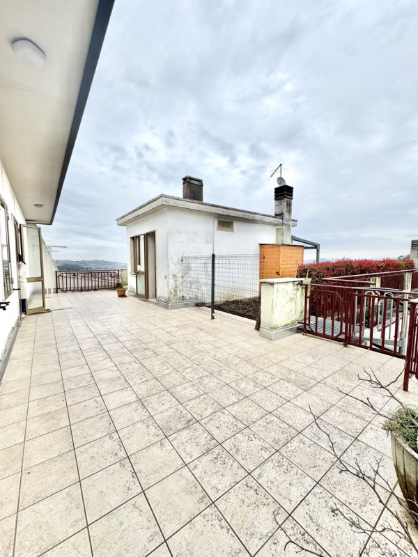 Abitazione e laboratori a Lugo di Vicenza

Informazioni più dettagliate in Unica Immobiliare, Col...