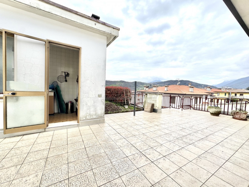 Abitazione e laboratori a Lugo di Vicenza

Informazioni più dettagliate in Unica Immobiliare, Col...