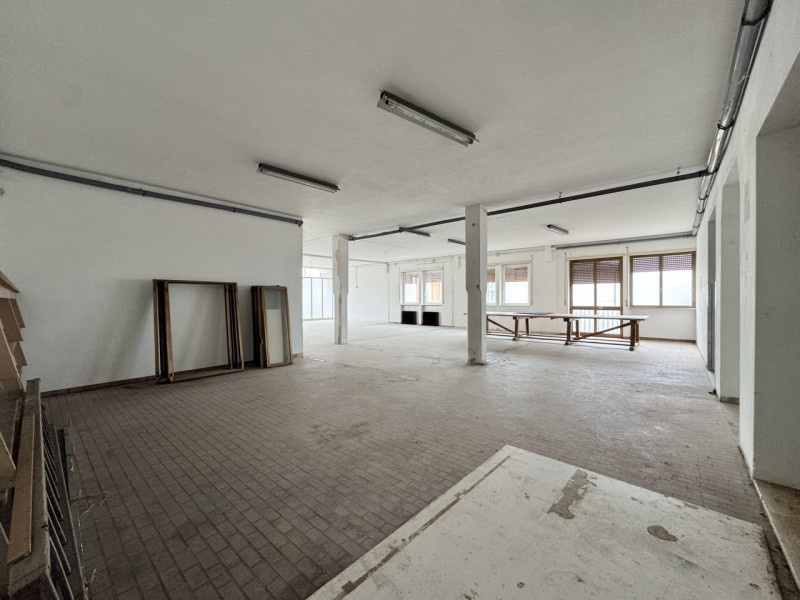 Abitazione e laboratori a Lugo di Vicenza

Informazioni più dettagliate in Unica Immobiliare, Col...