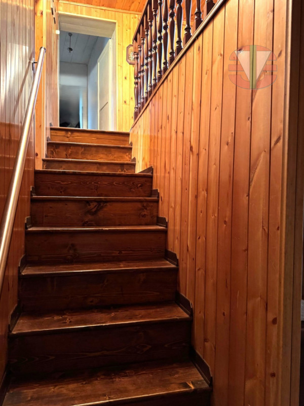 Lusiana Conco, nella tranquilla zona di Santa Caterina, proponiamo in vendita una splendida casa ...