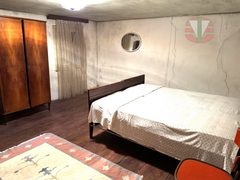 Lusiana Conco, nella tranquilla zona di Santa Caterina, proponiamo in vendita una splendida casa ...