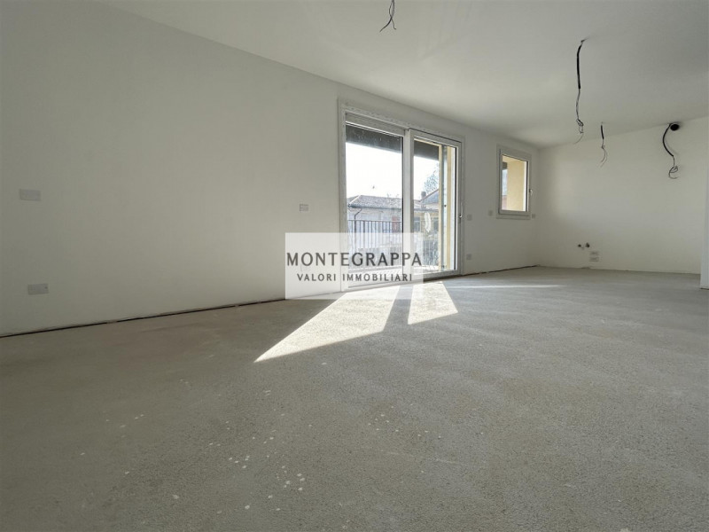 Proponiamo in vendita questo splendido appartamento di nuova costruzione al primo piano di una pi...