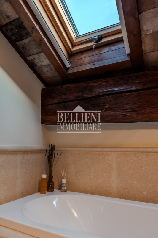 Centro storico - proponiamo in vendita grazioso appartamento bicamere duplex dotato di ascensore ...