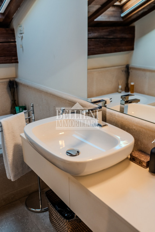 Centro storico - proponiamo in vendita grazioso appartamento bicamere duplex dotato di ascensore ...