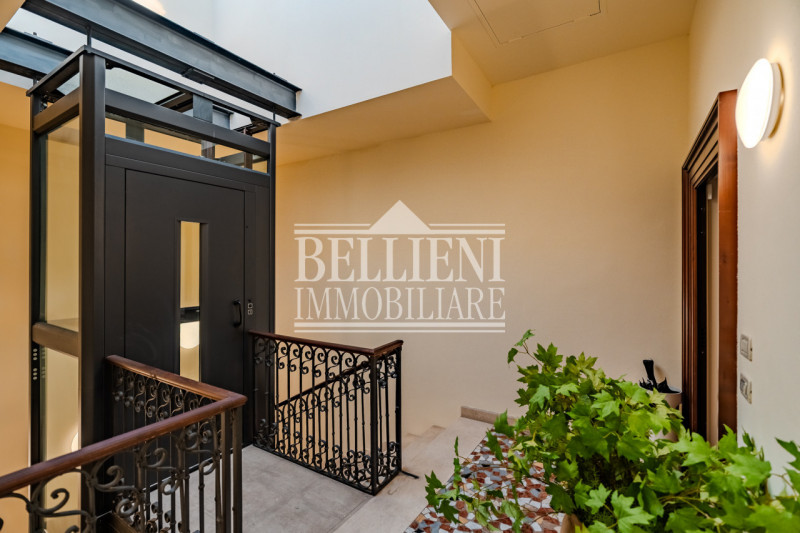 Centro storico - proponiamo in vendita grazioso appartamento bicamere duplex dotato di ascensore ...