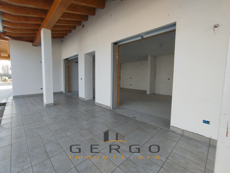 (Per INFO Mattias 3494222146) Scopri questa splendida villetta singola nel comune di Azzano Decim...