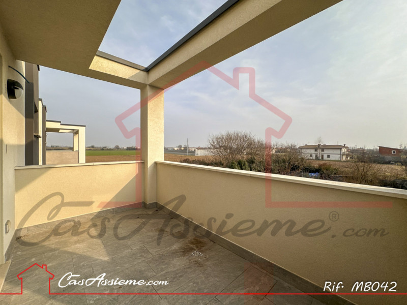 Rif. MB042-L3.3
CHIAVI IN MANO - ULTIME UNITA'!
A pochi passi dal centro di Cassola, in quartiere...