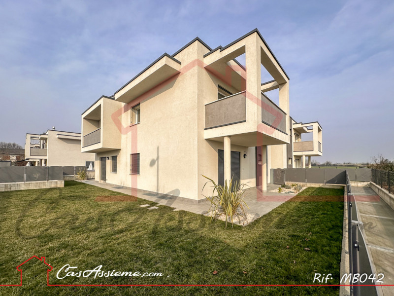 Rif. MB042-L3.3
CHIAVI IN MANO - ULTIME UNITA'!
A pochi passi dal centro di Cassola, in quartiere...