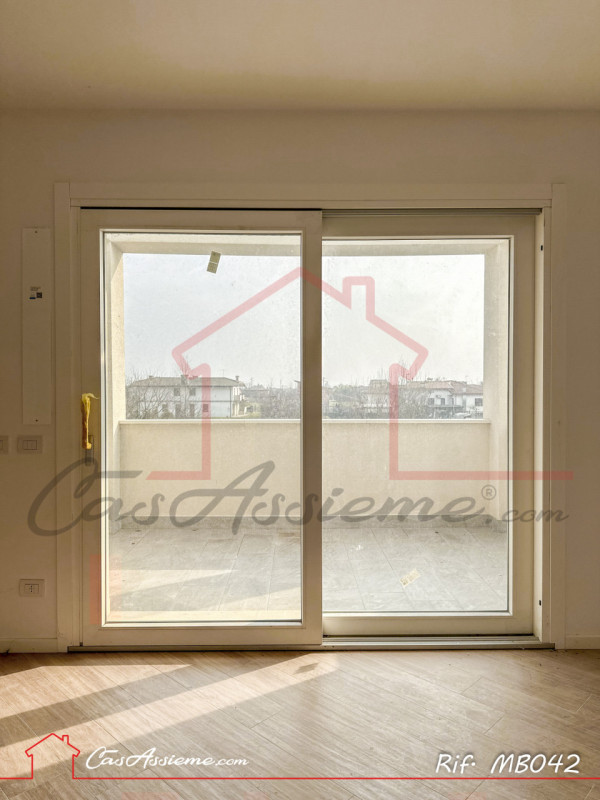 Rif. MB042-L3.3
CHIAVI IN MANO - ULTIME UNITA'!
A pochi passi dal centro di Cassola, in quartiere...