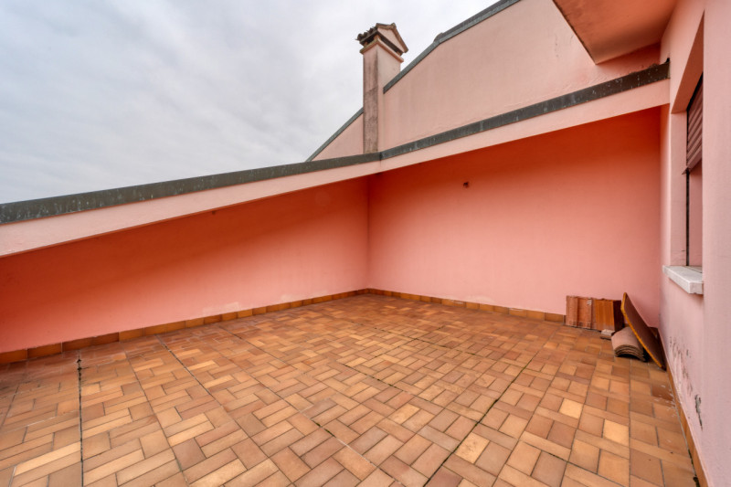 Nella zona del Canton della Madonna, comoda a Rubano, Caselle, Selvazzano Centro e Mestrino propo...