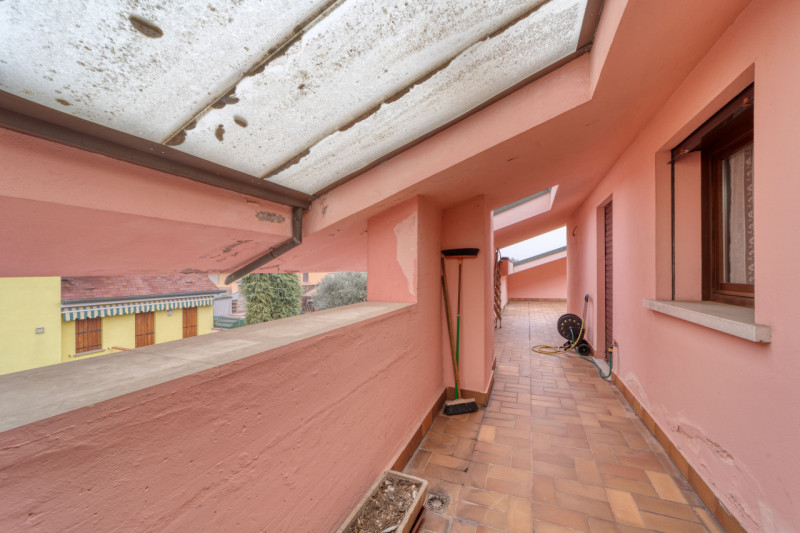 Nella zona del Canton della Madonna, comoda a Rubano, Caselle, Selvazzano Centro e Mestrino propo...