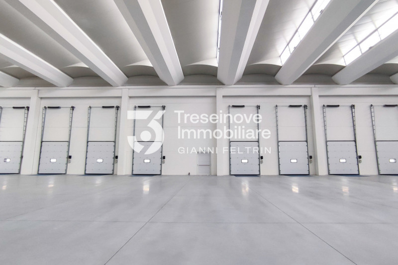 (Per INFO Feltrin ing. Gianni 3288349492) Proponiamo in vendita un capannone di nuova costruzione...