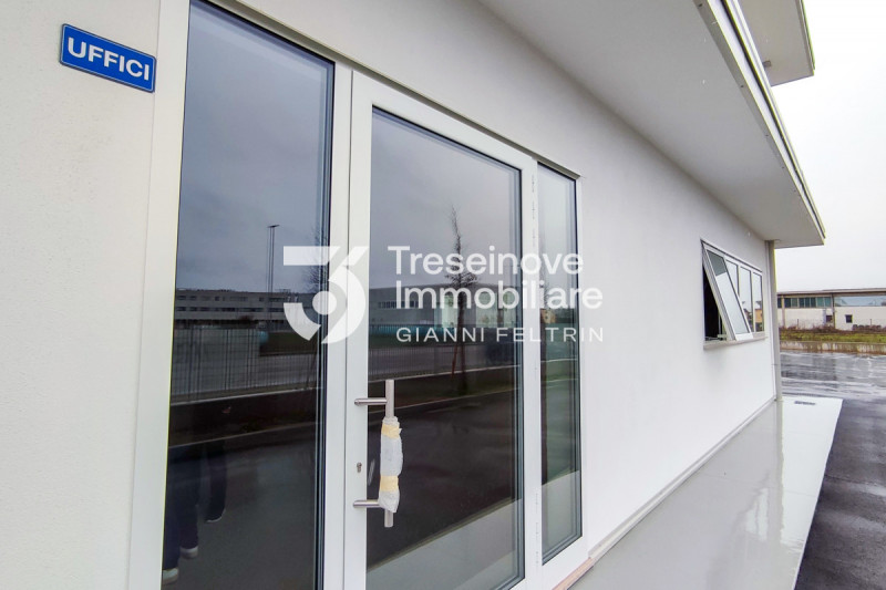 (Per INFO Feltrin ing. Gianni 3288349492) Proponiamo in vendita un capannone di nuova costruzione...