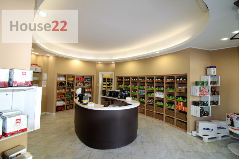 VIALE DELLA PACE - VICENZA. In zona di fortissimo passaggio veicolare e pedonale proponiamo NEGOZ...