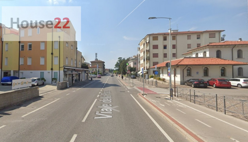 VIALE DELLA PACE - VICENZA. In zona di fortissimo passaggio veicolare e pedonale proponiamo NEGOZ...