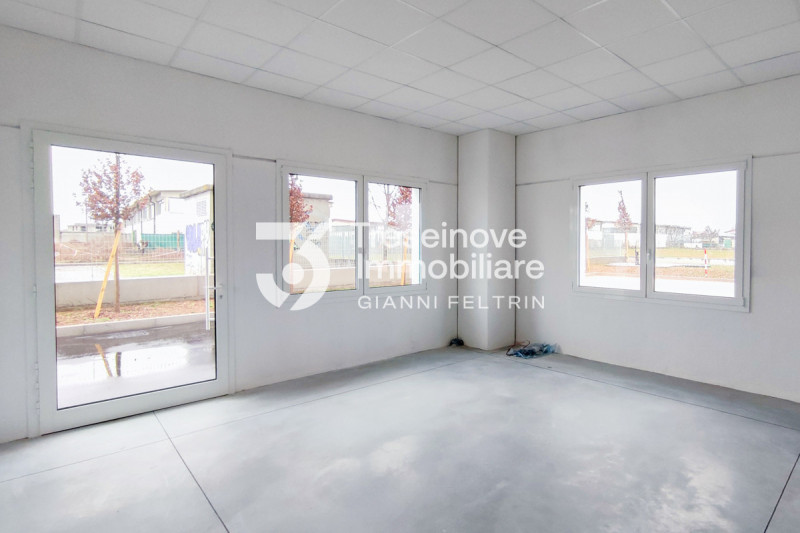 (Per INFO Feltrin ing. Gianni 3288349492) Proponiamo in vendita capannone con altezza utile di 7 ...