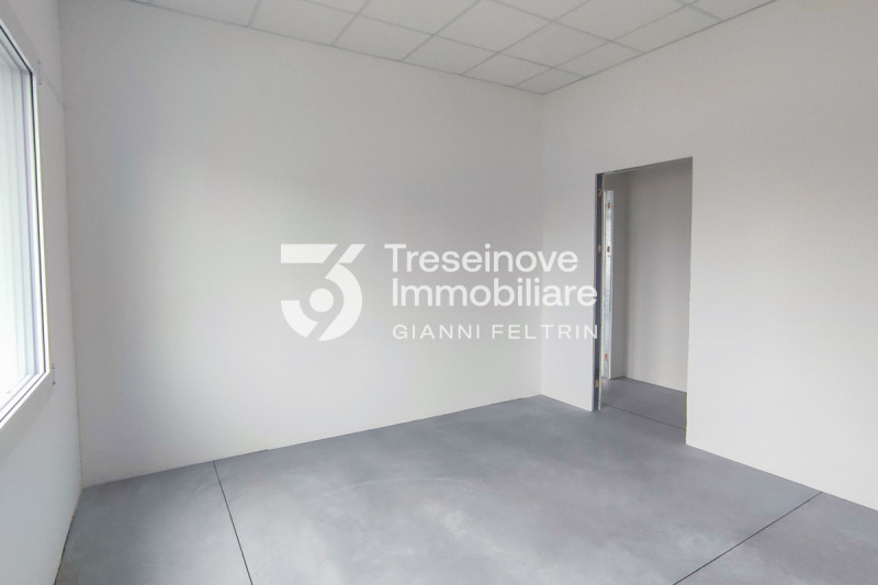 (Per INFO Feltrin ing. Gianni 3288349492) Proponiamo in vendita capannone con altezza utile di 7 ...