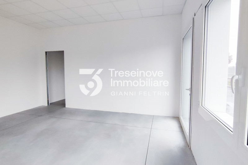 (Per INFO Feltrin ing. Gianni 3288349492) Proponiamo in vendita capannone con altezza utile di 7 ...