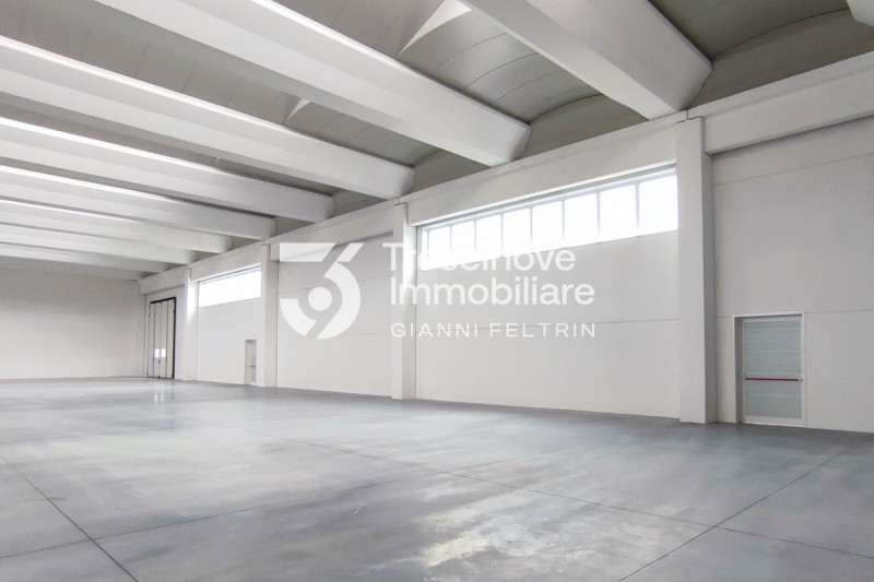 (Per INFO Feltrin ing. Gianni 3288349492) Proponiamo in vendita capannone con altezza utile di 7 ...