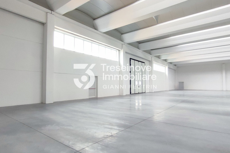 (Per INFO Feltrin ing. Gianni 3288349492) Proponiamo in vendita capannone con altezza utile di 7 ...