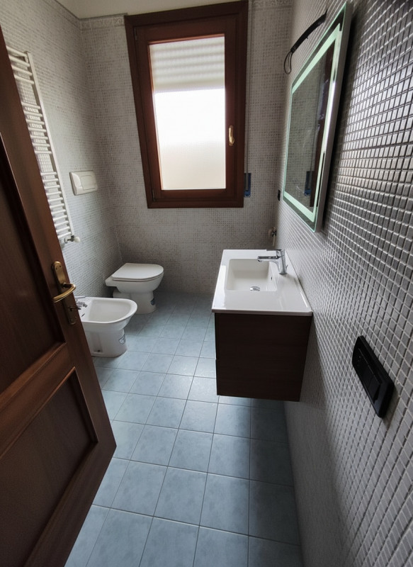 CASELLE

In una posizione centralissima nel cuore di Caselle di Selvazzano, proponiamo un elegant...