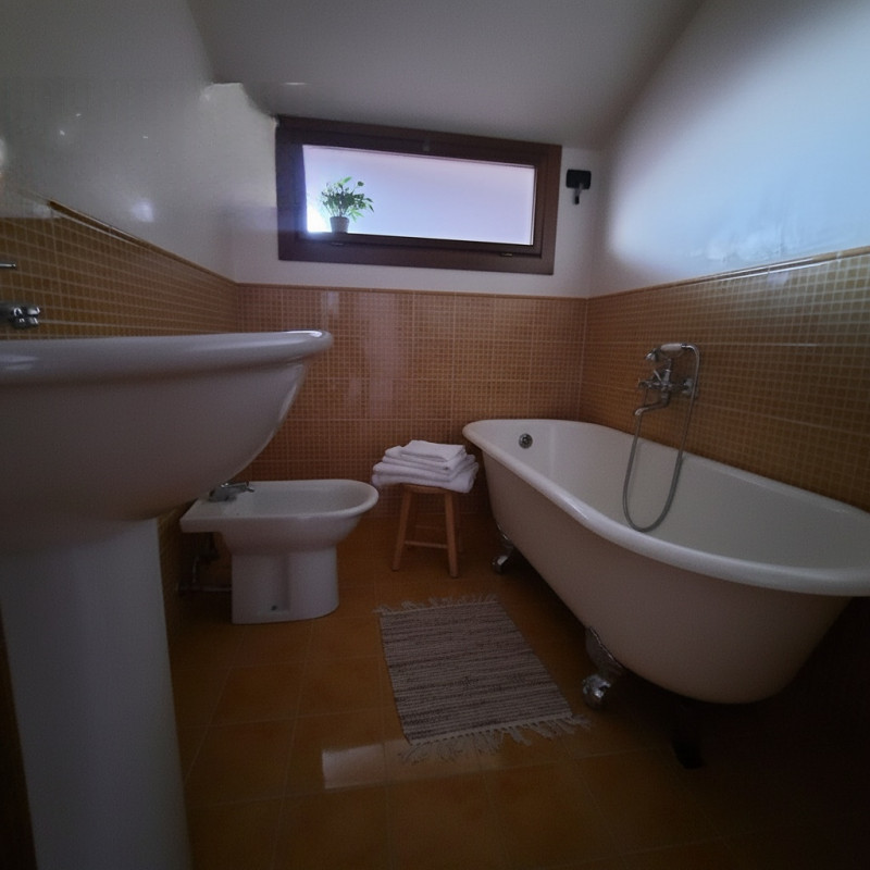 CASELLE

In una posizione centralissima nel cuore di Caselle di Selvazzano, proponiamo un elegant...