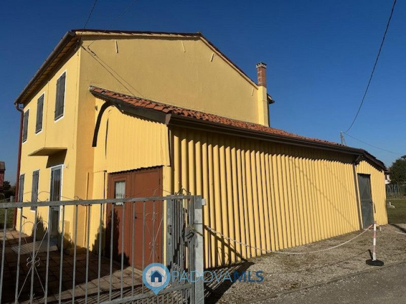 Immobile in esclusiva al Gruppo Padova MLS
Cadoneghe, nel prestigioso quartiere di BRAGNI, propon...