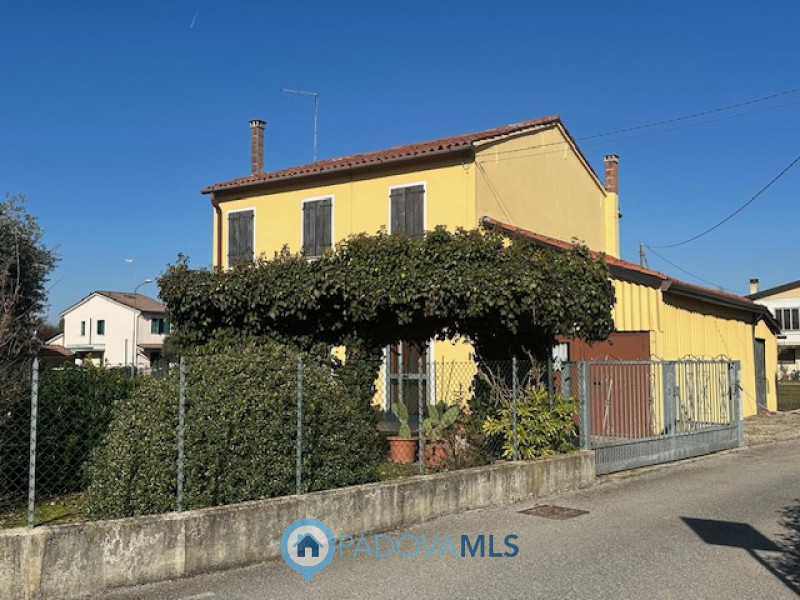 Immobile in esclusiva al Gruppo Padova MLS
Cadoneghe, nel prestigioso quartiere di BRAGNI, propon...