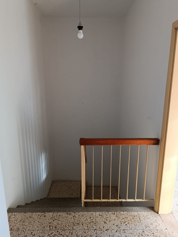 Scopri questa casa a schiera centrale situata nel cuore di Cà Tiepolo, una zona tranquilla e ben ...