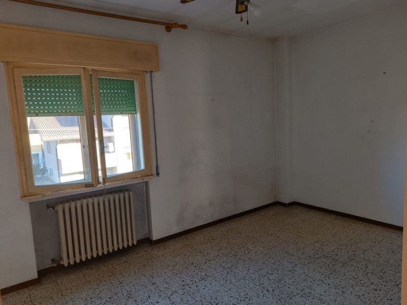 Scopri questa casa a schiera centrale situata nel cuore di Cà Tiepolo, una zona tranquilla e ben ...