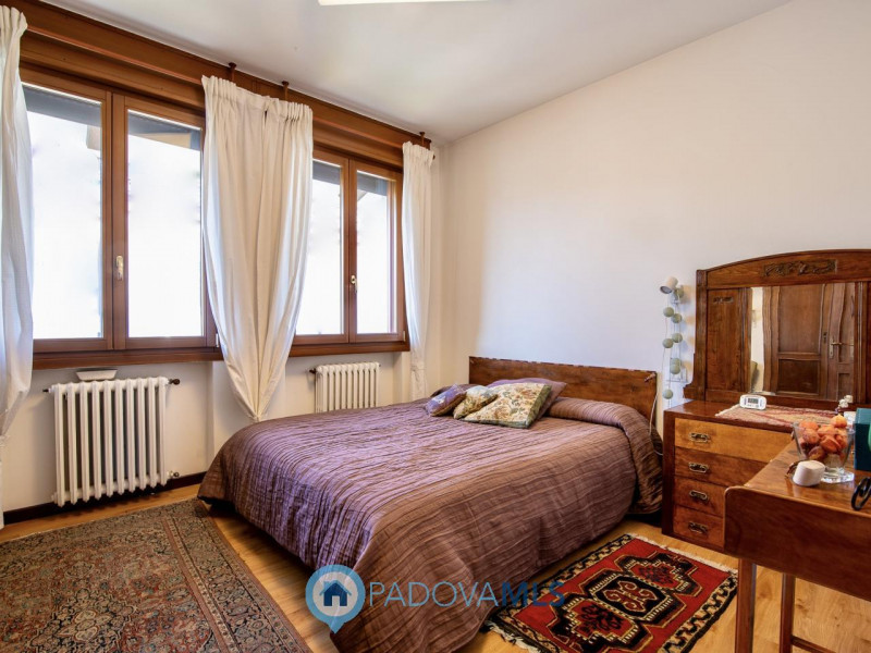 Immobile in esclusiva al Gruppo Padova MLS
Proponiamo mezza bifamiliare che rappresenta una combi...