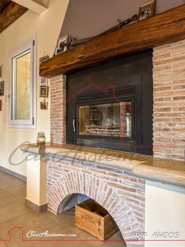 Rif. AH005
LA PACE DEI SENSI
Alle porte di Bassano del Grappa immerso nel verde delle colline , p...