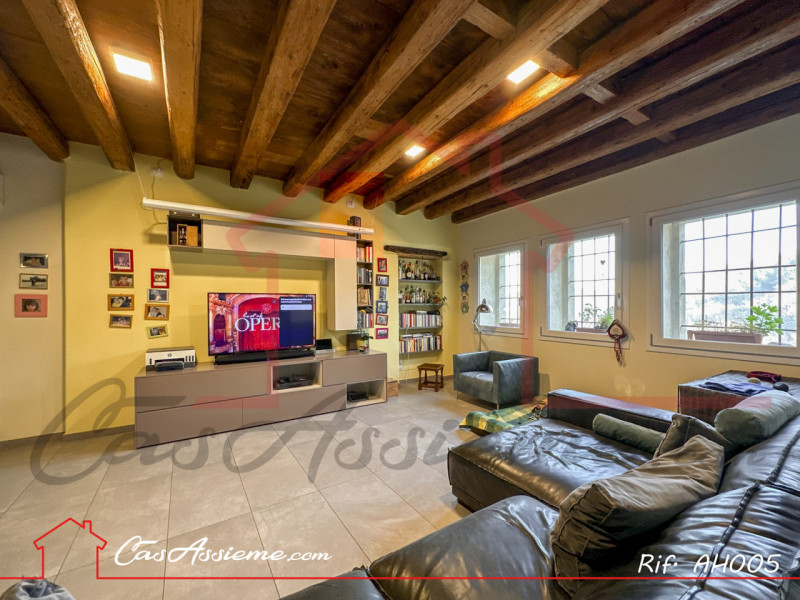 Rif. AH005
LA PACE DEI SENSI
Alle porte di Bassano del Grappa immerso nel verde delle colline , p...