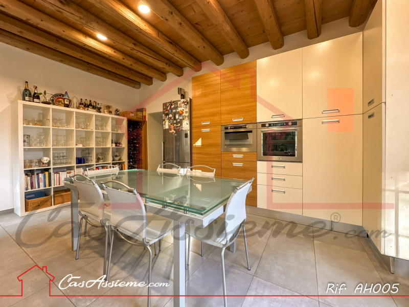 Rif. AH005
LA PACE DEI SENSI
Alle porte di Bassano del Grappa immerso nel verde delle colline , p...