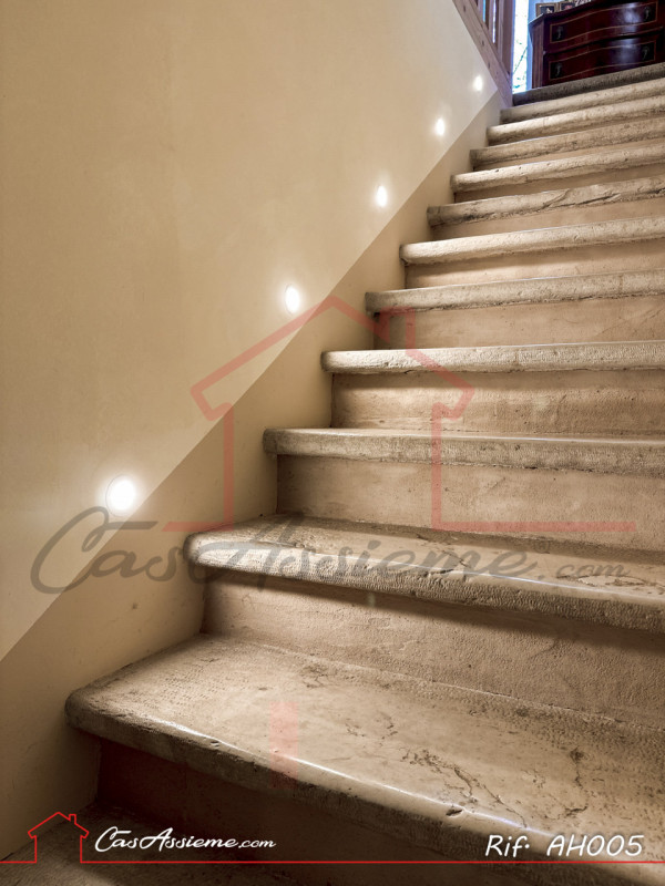 Rif. AH005
LA PACE DEI SENSI
Alle porte di Bassano del Grappa immerso nel verde delle colline , p...