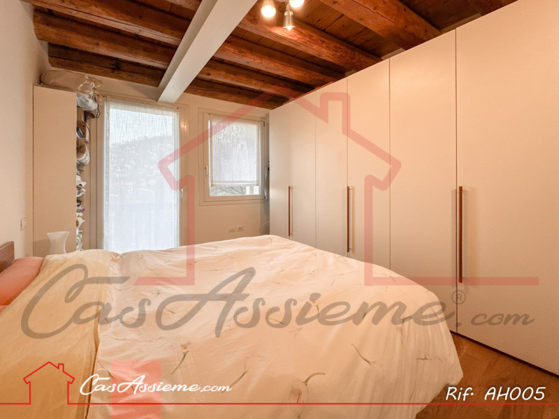 Rif. AH005
LA PACE DEI SENSI
Alle porte di Bassano del Grappa immerso nel verde delle colline , p...