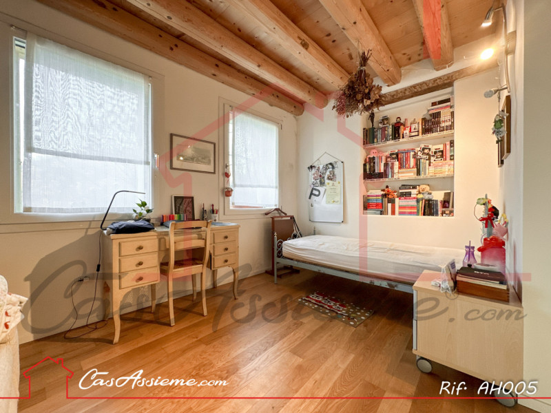 Rif. AH005
LA PACE DEI SENSI
Alle porte di Bassano del Grappa immerso nel verde delle colline , p...