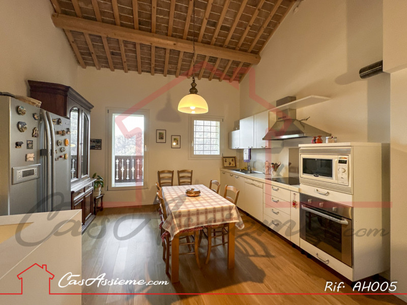 Rif. AH005
LA PACE DEI SENSI
Alle porte di Bassano del Grappa immerso nel verde delle colline , p...