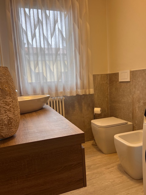 Se stai cercando un appartamento che combini comfort e stile in una delle zone più ricercate di N...