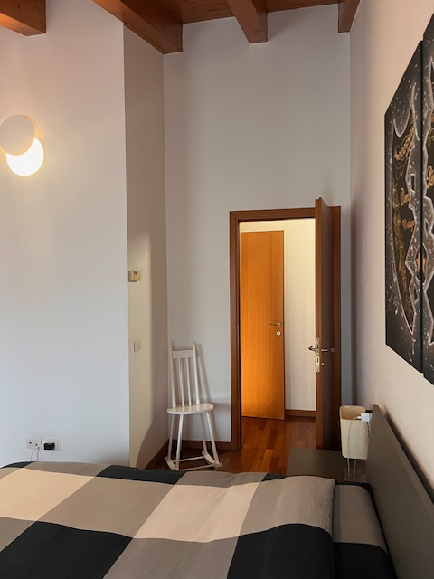 Se stai cercando un appartamento che combini comfort e stile in una delle zone più ricercate di N...