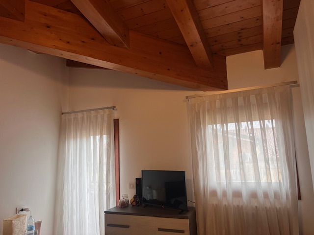 Se stai cercando un appartamento che combini comfort e stile in una delle zone più ricercate di N...