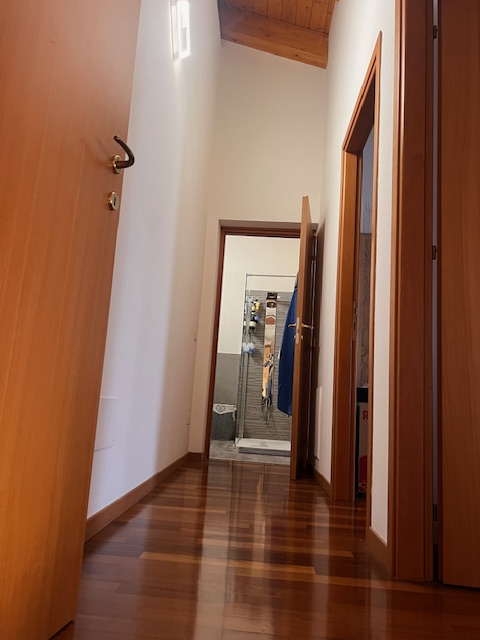 Se stai cercando un appartamento che combini comfort e stile in una delle zone più ricercate di N...