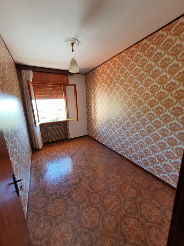 Scopri questa incantevole casa singola terratetto situata nella tranquilla zona di Sonego, nel co...