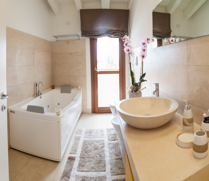 Rif. A919  (per info 392 6956333 Nada )

Elegante Attico a Castelfranco con vista panoramica

A p...