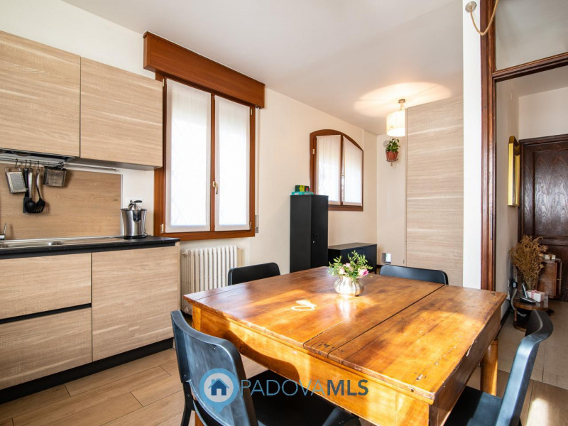 Immobile in esclusiva al Gruppo Padova MLS

Proponiamo mezza bifamiliare Posizionata in un quarti...